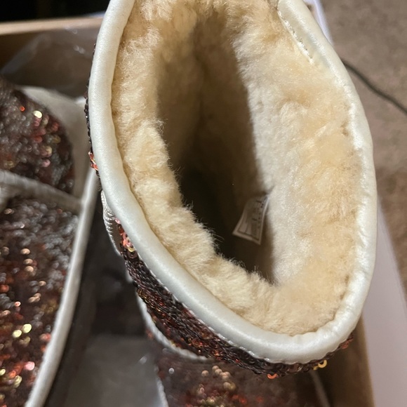 Sparkle Uggs like new - Picture 8 of 11